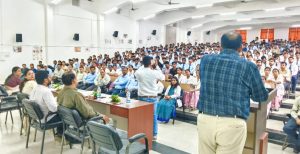 Read more about the article युवा कनेक्ट कार्यक्रम में VBYLD क्विज 2027 के लिए युवाओं को किया प्रेरित