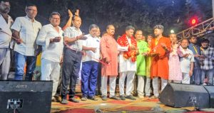 Read more about the article हरिहरगंज में गणेश उत्सव पर भक्ति जागरण का आयोजन, सांसद प्रतिनिधि राजीव रंजन ने किया उद्घाटन