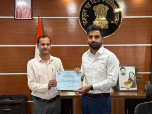 Read more about the article जनगणना के द्वितीय चरण का प्रशिक्षण शुरू,प्रथम चरण में उत्कृष्ट कार्य करने वाले दो कर्मी सम्मानित