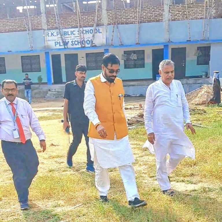 Read more about the article गढ़वा -मझिआंव क्षेत्र में शिक्षा की नई मिसाल पेश कर रहा आरके पब्लिक स्कूल : किशोर पाण्डेय