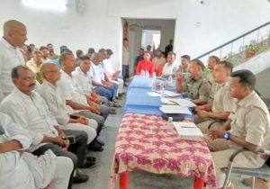 Read more about the article दुर्गा पूजा को लेकर पिपरा थाना परिसर में शांति समिति की बैठक संपन्न