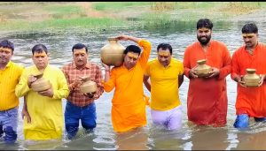 Read more about the article कलश स्थापना के साथ शारदीय नवरात्र आरंभ,मां दुर्गा की आराधना में जुटे श्रद्धालु