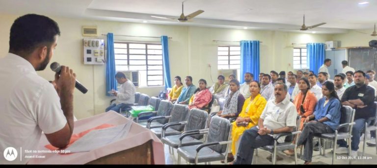 Read more about the article आयुष पद्धति एवं योगाभ्यास से स्वस्थ समाज का निर्माण संभव :उपायुक्त