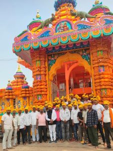 Read more about the article लातेहार- दुर्गा पूजा पर्व को शांतिपूर्ण विसर्जन को लेकर तीन पंचायतों की पूजा समितियों की बैठक शिव मंदीर के प्रांगण में सम्पन्न