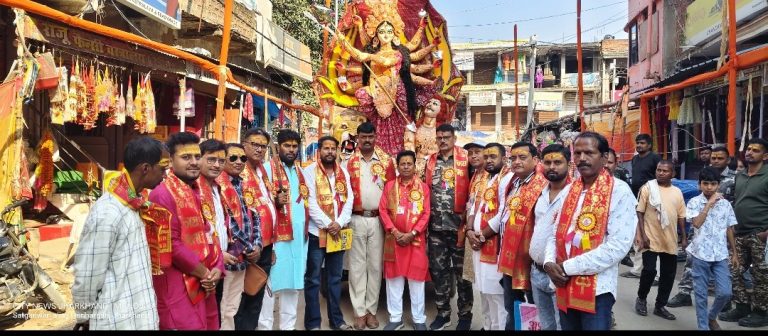 Read more about the article हरिहरगंज में धूमधाम से निकला प्रतिमा विसर्जन जुलूस