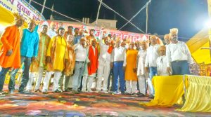 Read more about the article पंकज जायसवाल ने शाहपुर में किया रावण दहन