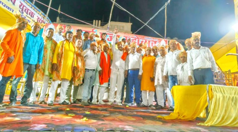 Read more about the article पंकज जायसवाल ने शाहपुर में किया रावण दहन