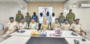 Read more about the article नावाबाजार थाना के बसना गांव में महिला की हत्या एवं लूटपाट की घटना का पुलिस ने किया उद्भेदन