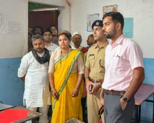 Read more about the article जेटेट परीक्षा की तैयारियों का डीसी-एसपी ने किया संयुक्त निरीक्षण